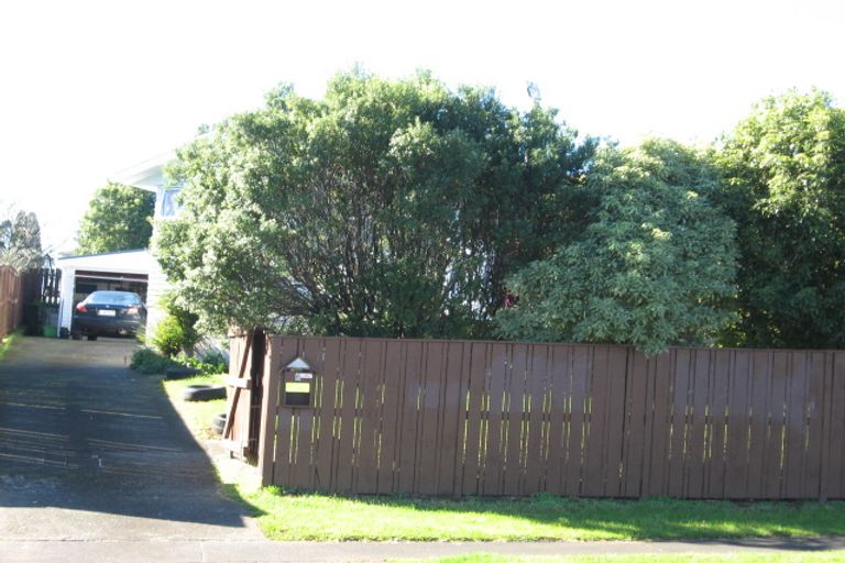 Photo of property in 6 Hobart Crescent, Wattle Downs, Auckland, 2103