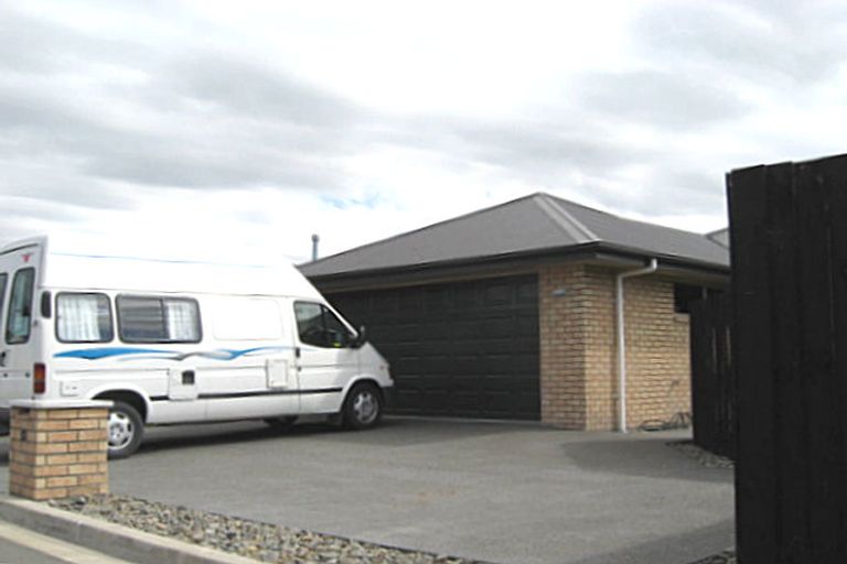 Photo of property in 13 Parkinson Place, Woodend, 7610