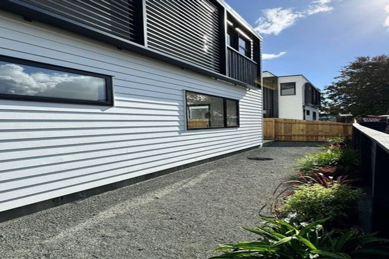 Photo of property in 11a Rountree Place, Conifer Grove, Takanini, 2112