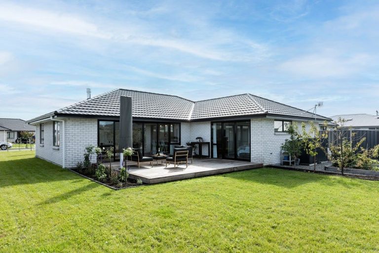 Photo of property in 15 Hikawera Drive, Frimley, Hastings, 4120