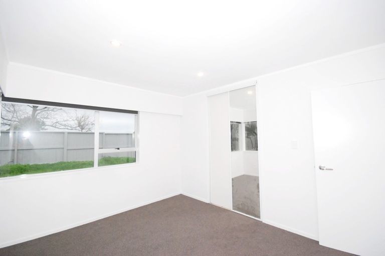 Photo of property in 2/19 Fortunes Road, Half Moon Bay, Auckland, 2012