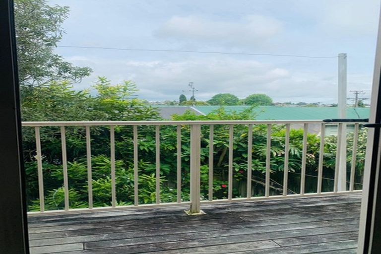 Photo of property in 6/4 Keeling Road, Henderson, Auckland, 0612