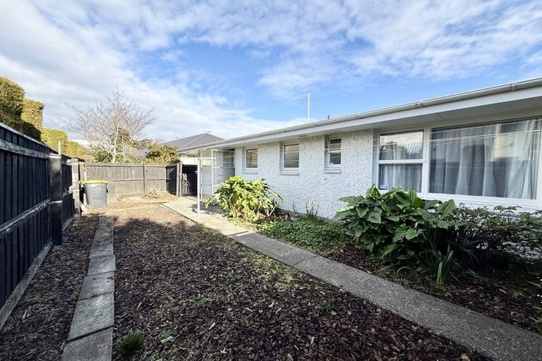 Photo of property in 152 Straven Road, Fendalton, Christchurch, 8014