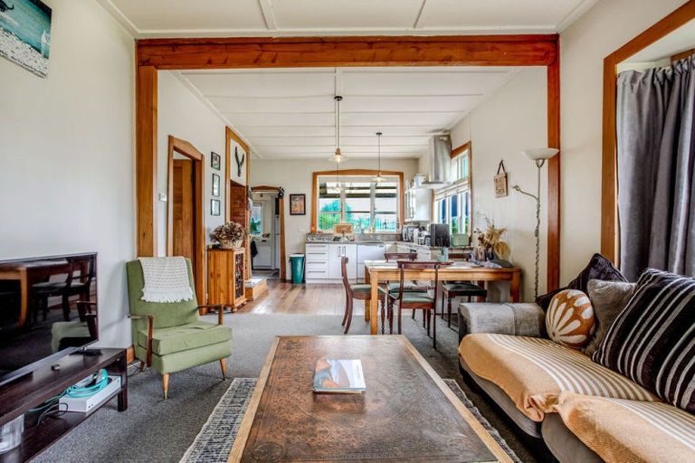 Photo of property in 98 Regent Street, Pahiatua, 4910