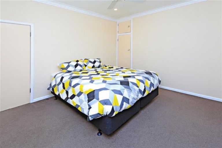 Photo of property in 19 Clevedon Road, Papakura, 2110