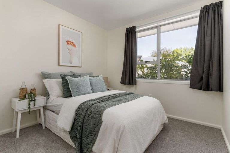 Photo of property in 379 Yaldhurst Road, Russley, Christchurch, 8042