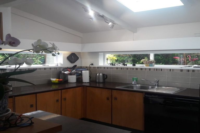 Photo of property in 2/31 Telstar Place, Beach Haven, Auckland, 0626