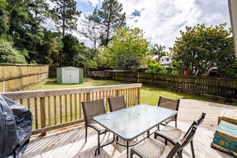 Photo of property in 90 Kemp Road, Massey, Auckland, 0614