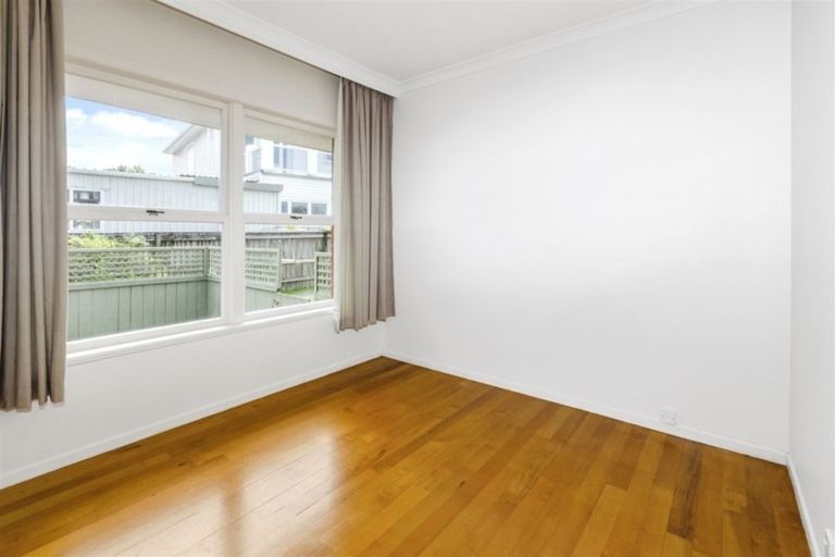 Photo of property in 4112/110 East Coast Road, Forrest Hill, Auckland, 0620