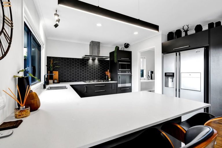 Photo of property in 65 Links Drive, Waiwhakaiho, New Plymouth, 4312