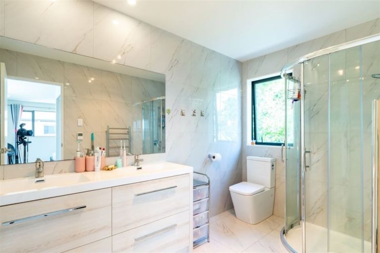 Photo of property in 14 Kotuku Street, Te Atatu Peninsula, Auckland, 0610