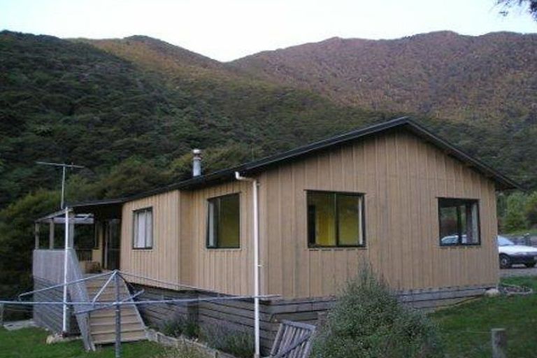 Photo of property in 9 Ruataniwha Place, Okiwi Bay, French Pass, 7193