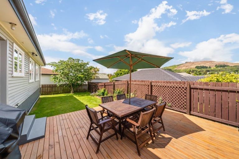 Photo of property in 342 Main Road, Tawa, Wellington, 5028