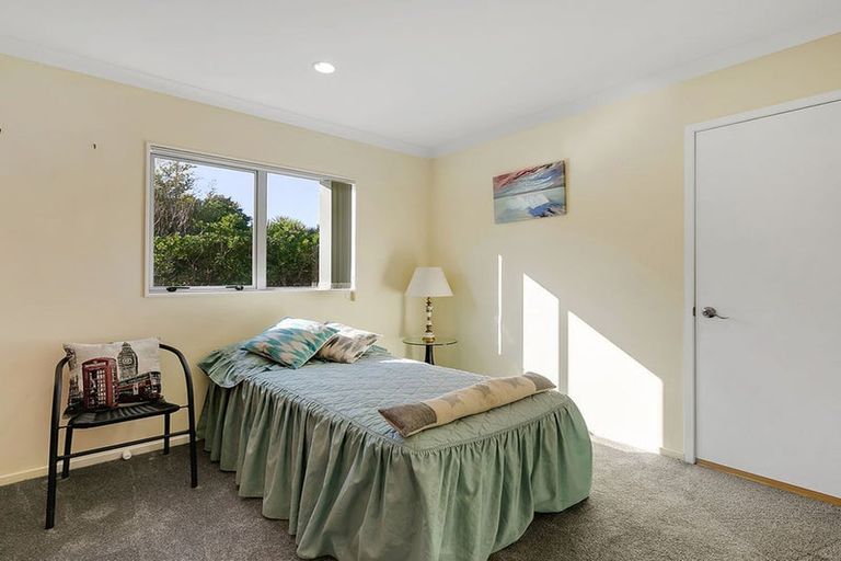 Photo of property in 16 Pohutukawa Grove, Titahi Bay, Porirua, 5022