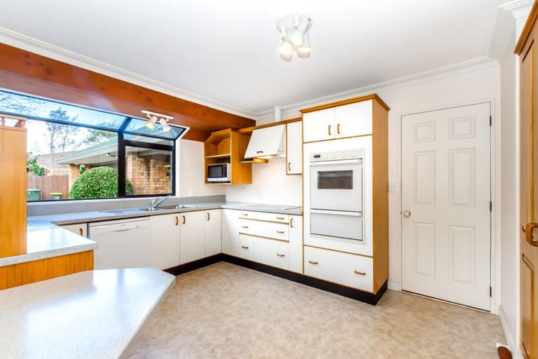 Photo of property in 31 Awanui Drive, Waikanae, 5036