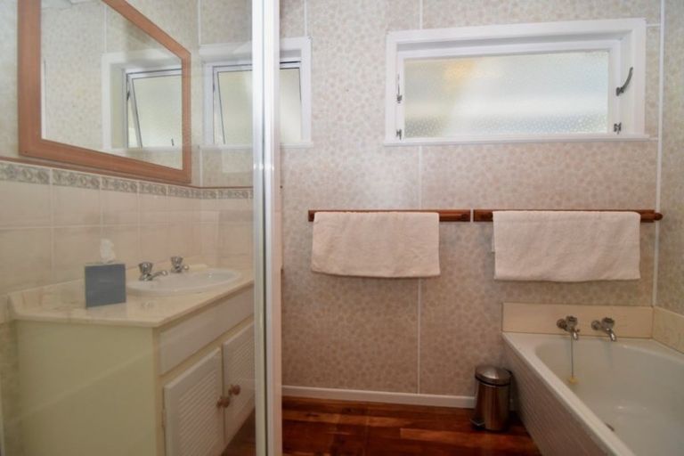 Photo of property in 15 Clifton Avenue, Carterton, 5713