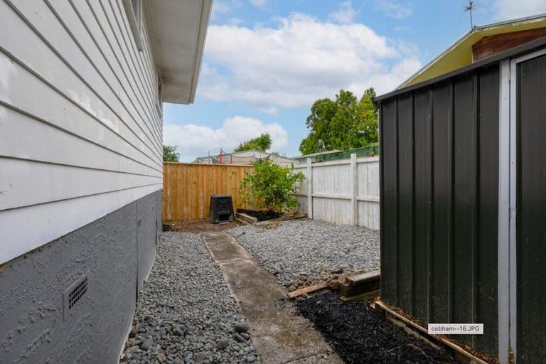 Photo of property in 61a Cobham Crescent, Kelston, Auckland, 0602
