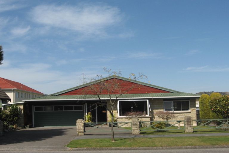 Photo of property in 6 Robertson Street, Glenholme, Rotorua, 3010