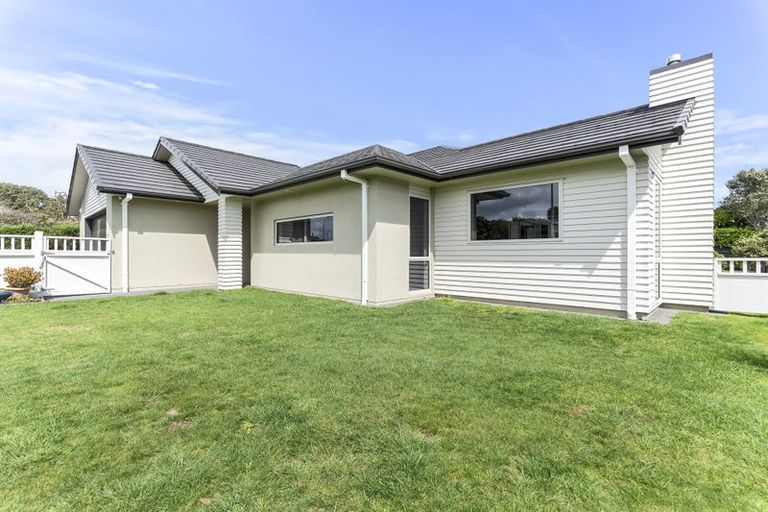 Photo of property in 11 Portland Drive, Mangorei, New Plymouth, 4312