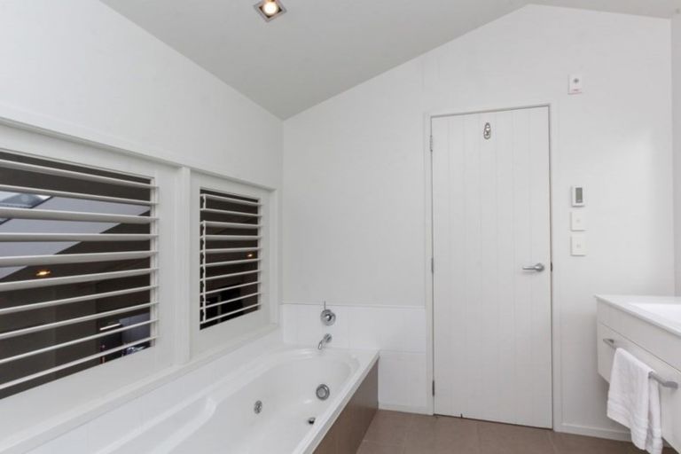 Photo of property in 18/2 Buller Street, New Plymouth, 4310