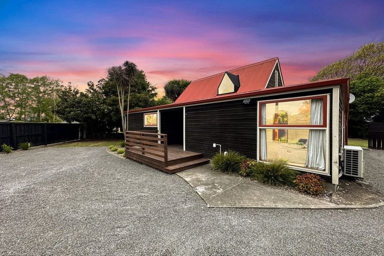 Photo of property in 351 Sawyers Arms Road, Harewood, Christchurch, 8051