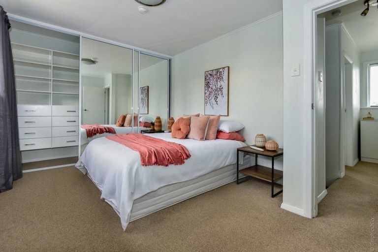 Photo of property in 33 Flay Crescent, Burnside, Christchurch, 8053