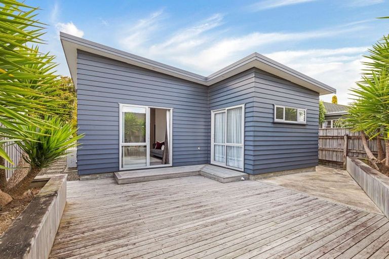 Photo of property in 24 Rangitira Avenue, Palmerston North, 4414