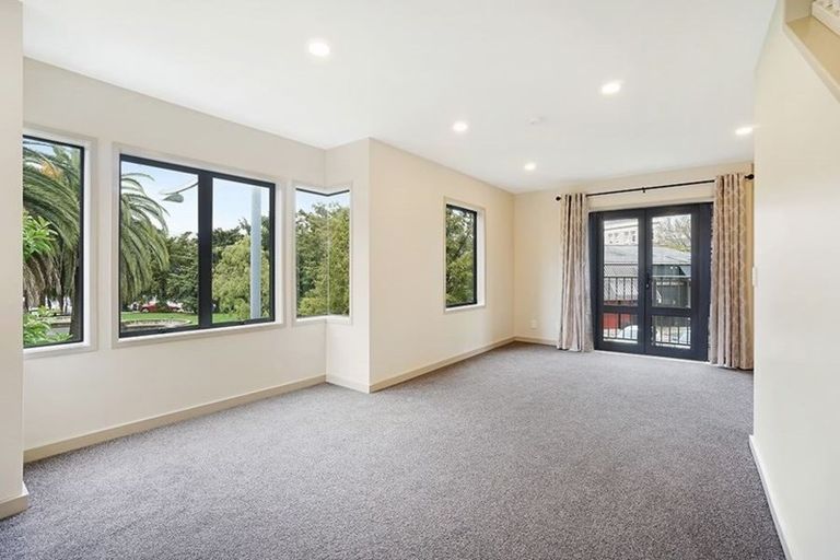 Photo of property in 21 Dovedale Place, Parnell, Auckland, 1010