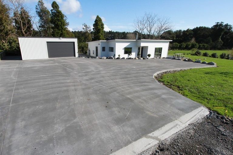 Photo of property in 173 Kairau Road, Brixton, New Plymouth, 4373