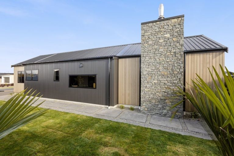 Photo of property in 56 Tironui Drive, Taradale, Napier, 4112