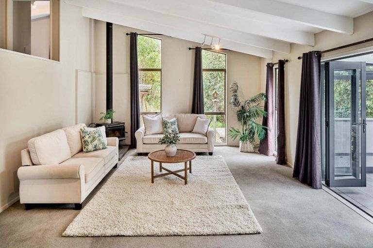 Photo of property in 225 Staithes Drive South, Whitby, Porirua, 5024