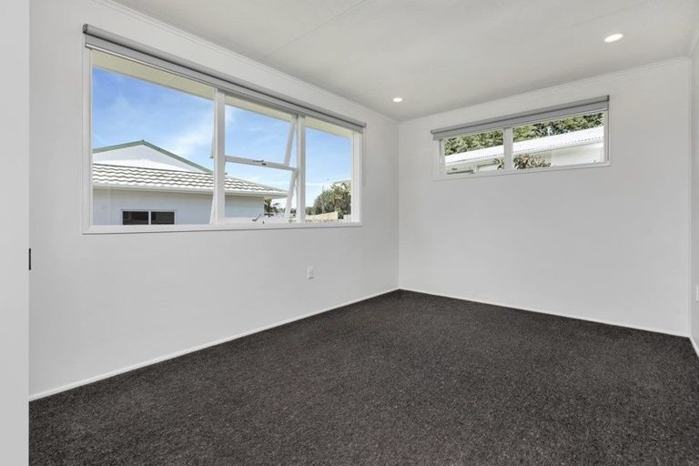 Photo of property in 2/260 Birkdale Road, Birkdale, Auckland, 0626
