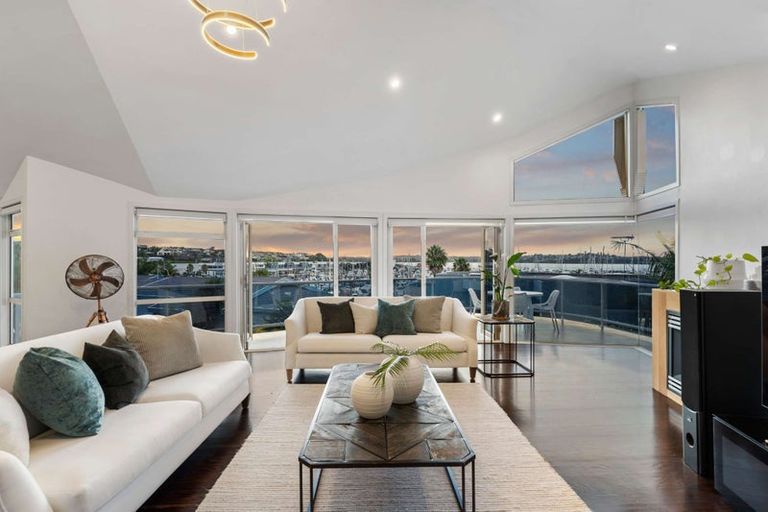 Photo of property in 39 Argo Drive, Half Moon Bay, Auckland, 2012