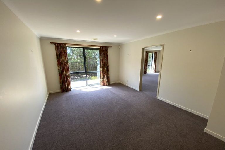 Photo of property in 53 Furlong Crescent, Churton Park, Wellington, 6037