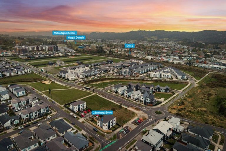 Photo of property in 2 Lumbarda Drive, Kumeu, 0810
