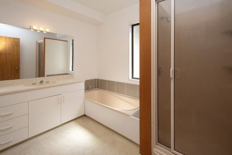 Photo of property in 2/17 Belleview Terrace, Mount Pleasant, Christchurch, 8081