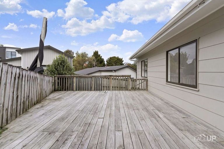 Photo of property in 1/95 Hobsonville Road, West Harbour, Auckland, 0618