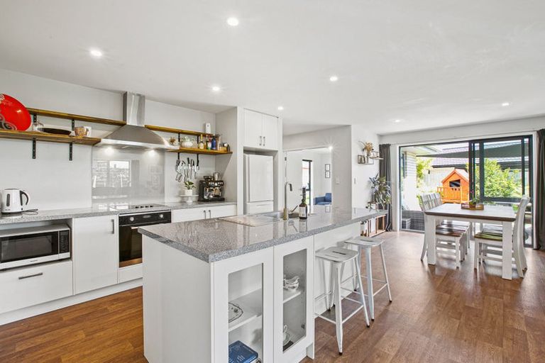 Photo of property in 15a Frederick Place, Whalers Gate, New Plymouth, 4310