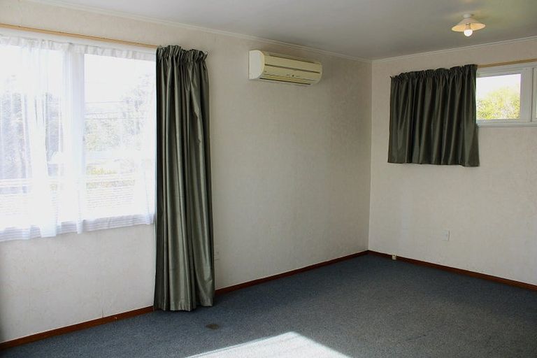 Photo of property in 19 Mark Avenue, Paparangi, Wellington, 6037