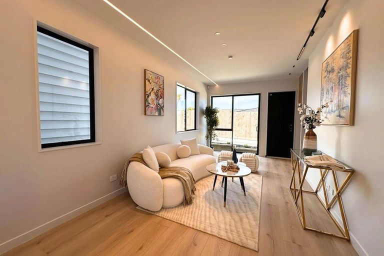 Photo of property in 2/59 Howe Street, Howick, Auckland, 2014