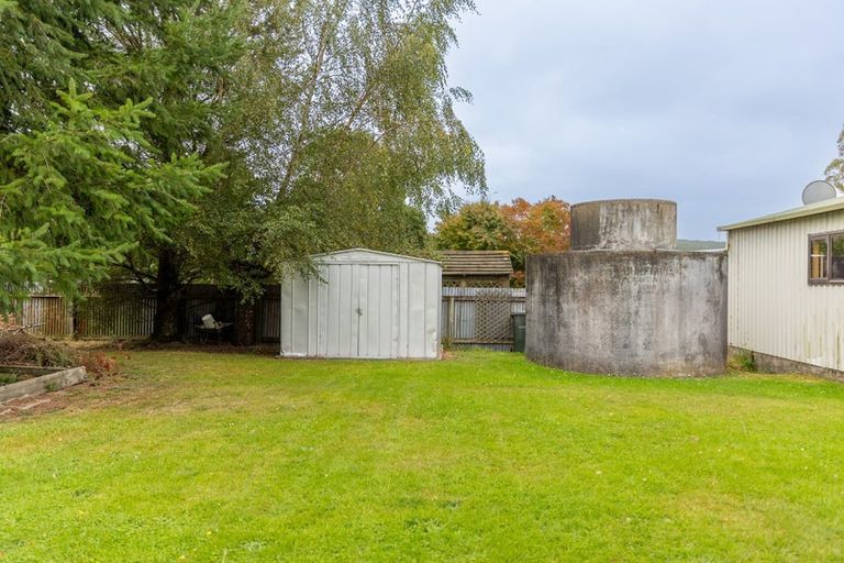 Photo of property in 26 Newburn Street, Waikaia, 9778