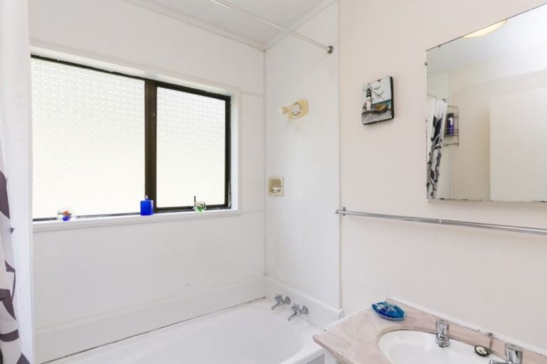 Photo of property in 63 Hazlewood Avenue, Karori, Wellington, 6012