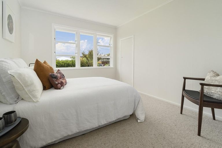 Photo of property in 3a Harding Avenue, Te Atatu South, Auckland, 0610