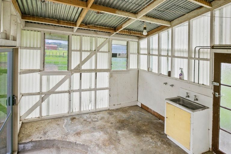 Photo of property in 342 Inland North Road, Tikorangi, Waitara, 4383