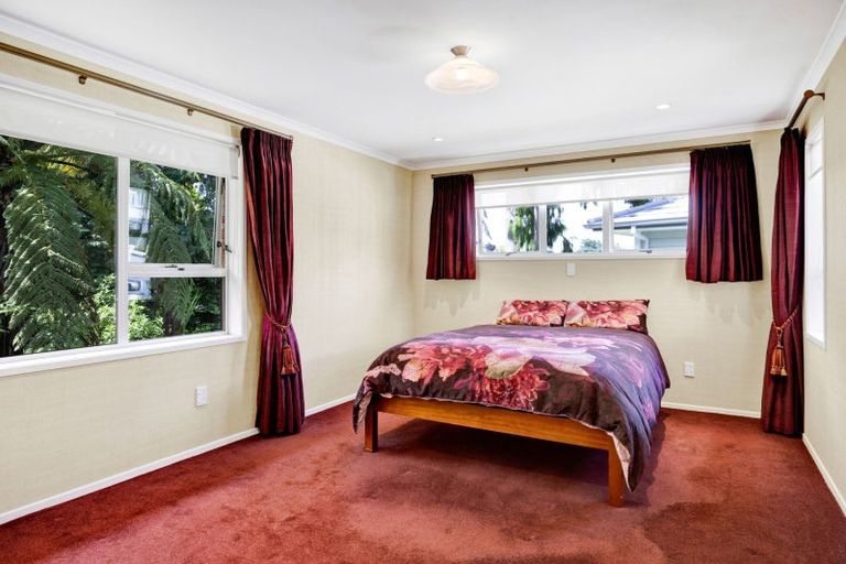 Photo of property in 11-13 Miro Street, Merrilands, New Plymouth, 4312