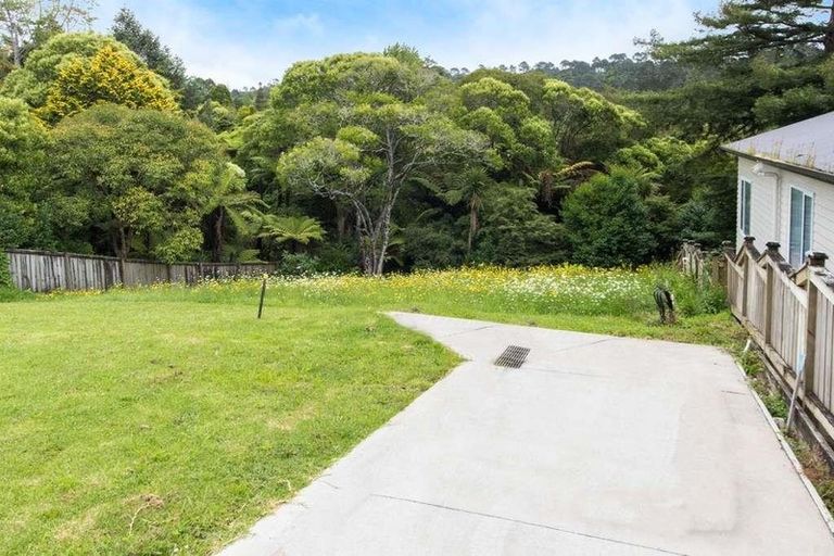 Photo of property in 627a Swanson Road, Swanson, Auckland, 0612