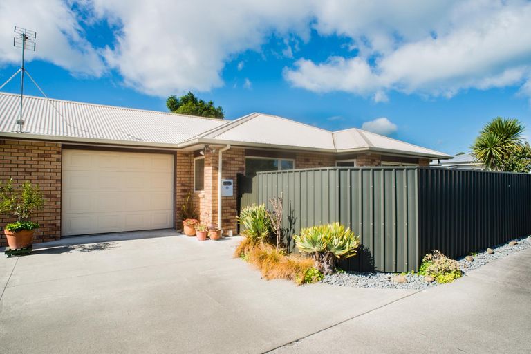 Photo of property in 310a Kahutia Street, Gisborne, 4010