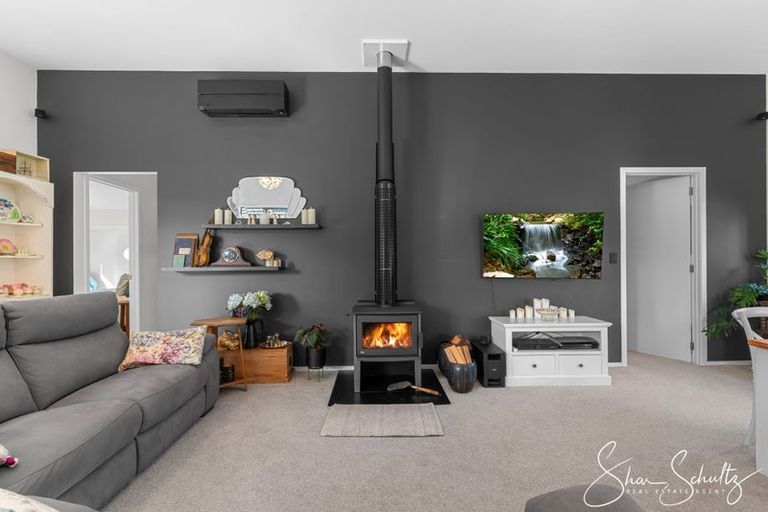 Photo of property in 6 The Strand, Whakapirau, Maungaturoto, 0583