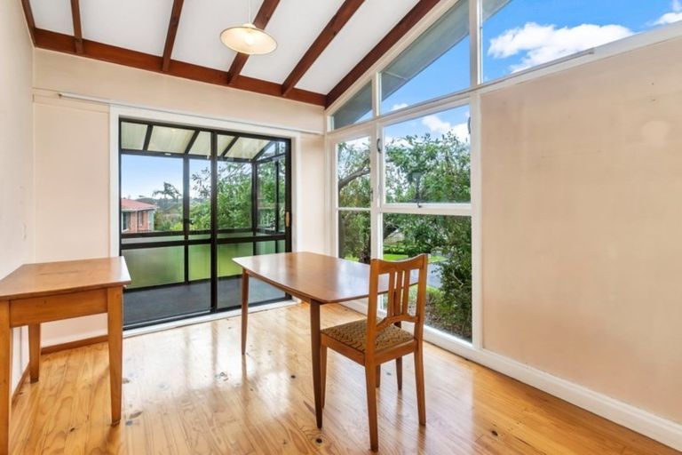 Photo of property in 6 Ware Place, Pakuranga Heights, Auckland, 2010