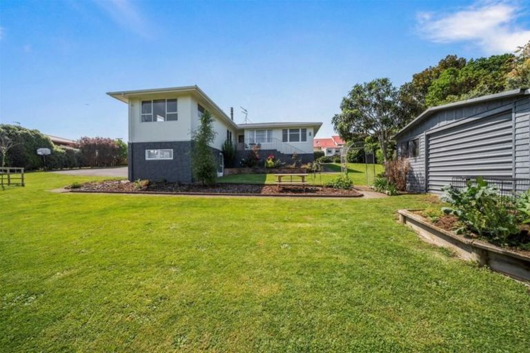 Photo of property in 27 Galt Street, Hawera, 4610